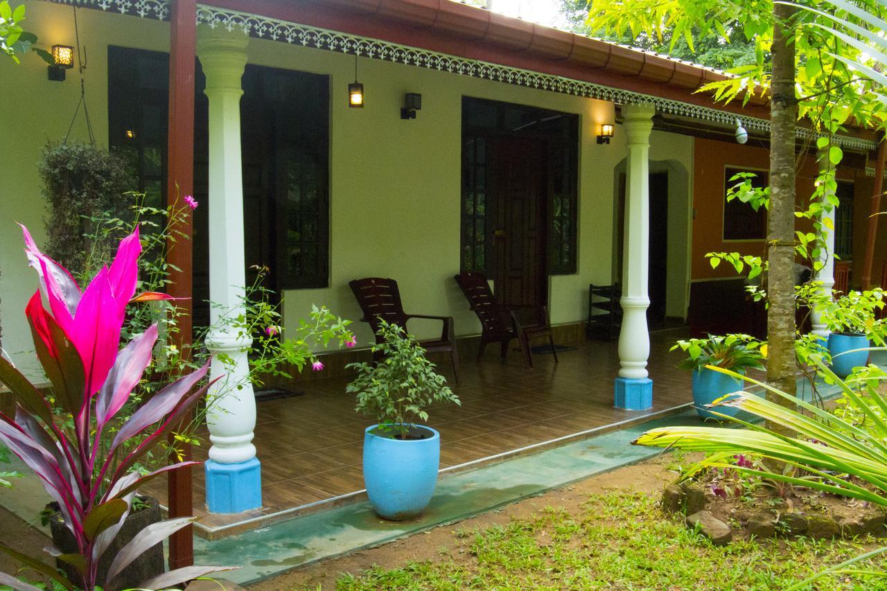 Senura Home Stay Sigiriya Buitenkant foto