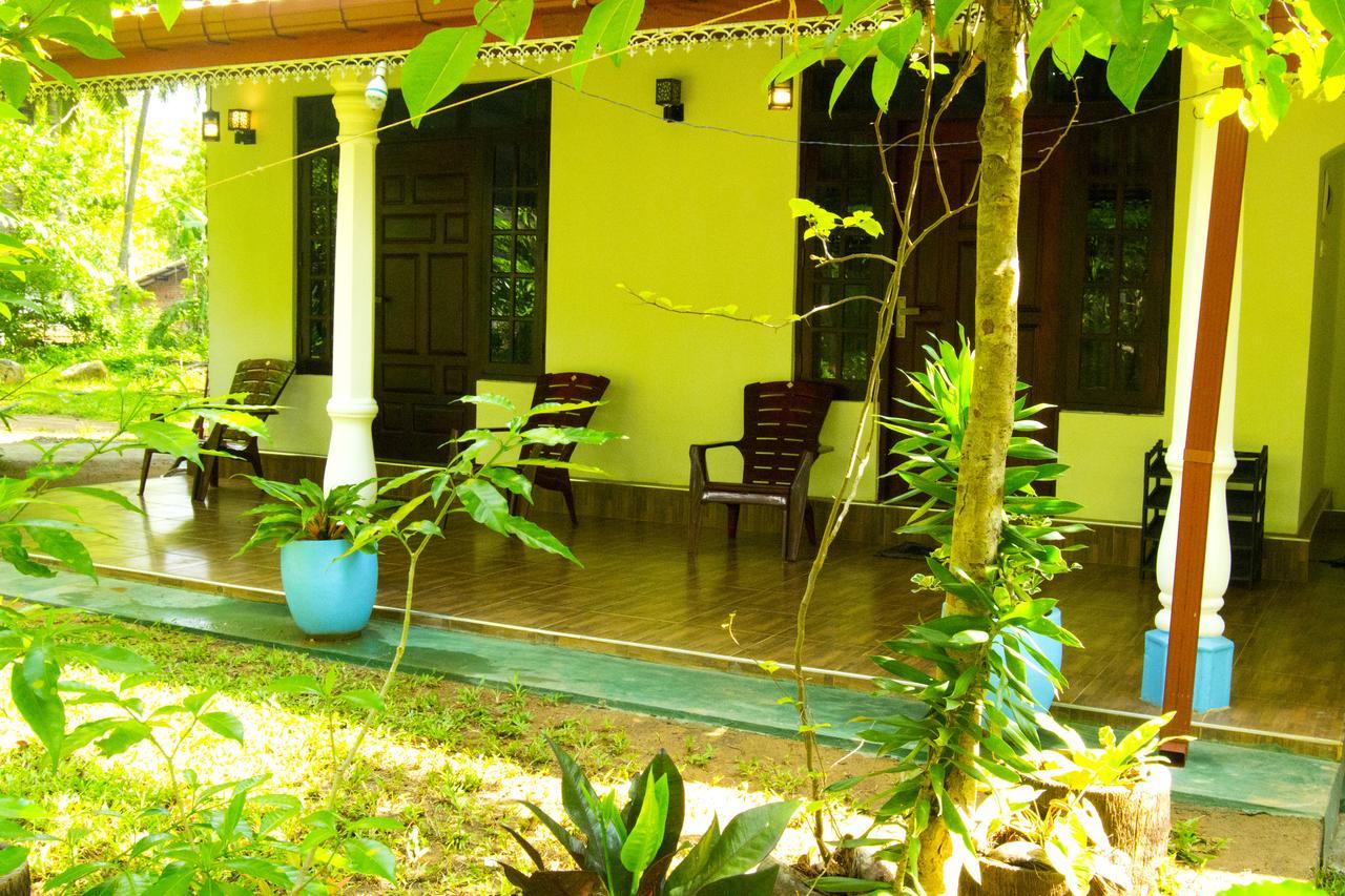 Senura Home Stay Sigiriya Buitenkant foto