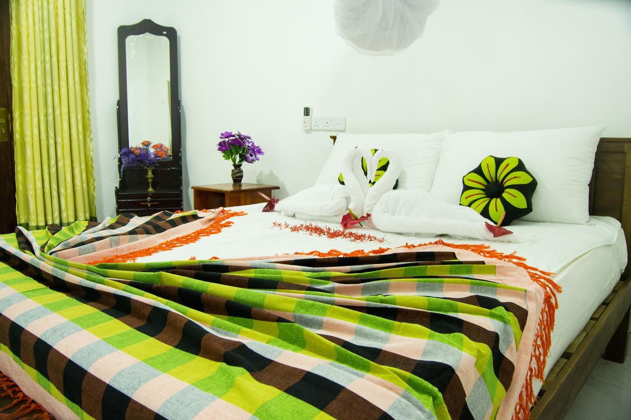 Senura Home Stay Sigiriya Buitenkant foto