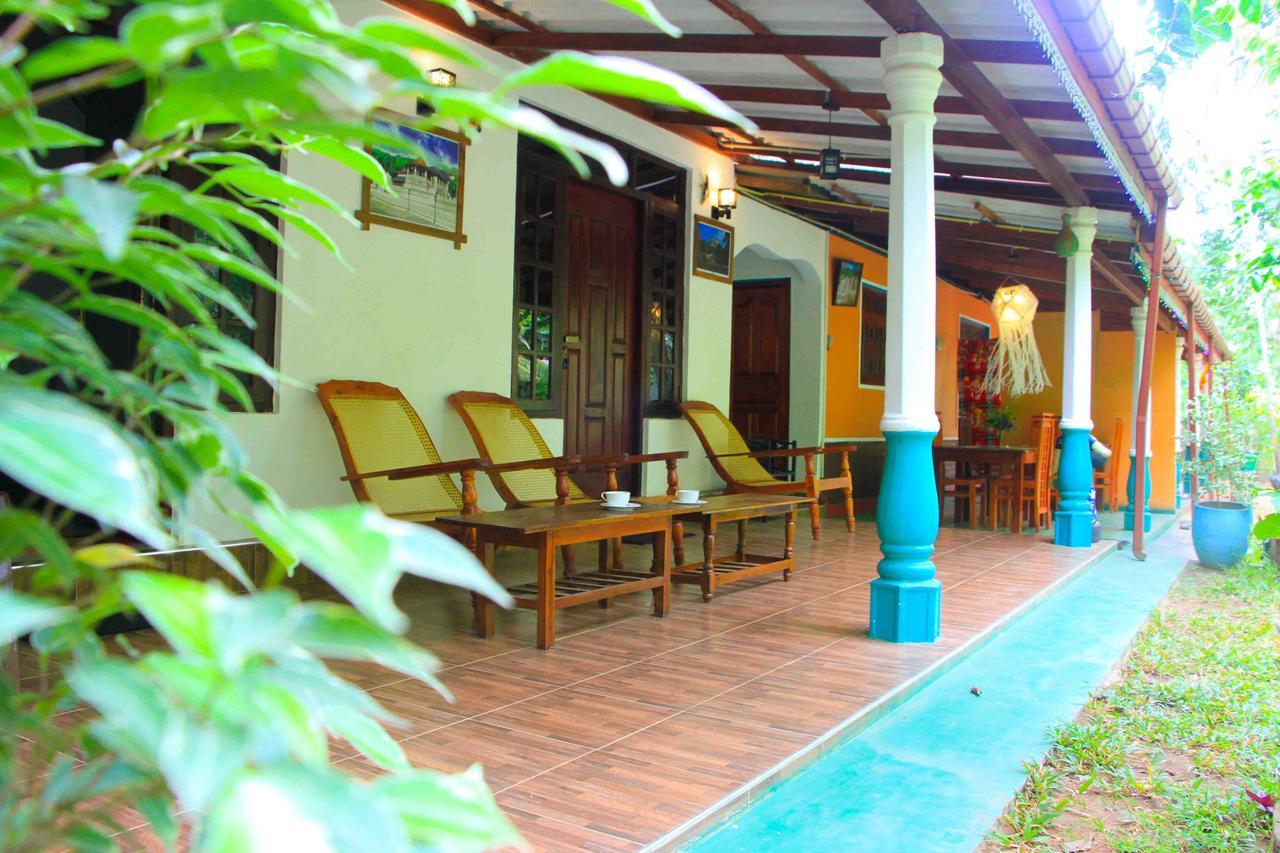 Senura Home Stay Sigiriya Buitenkant foto